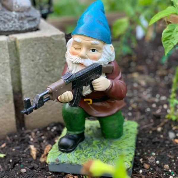 Nain de jardin armé moderne décoratif