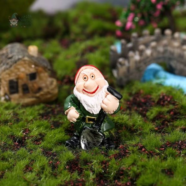 Gnome de jardin en finition colorée