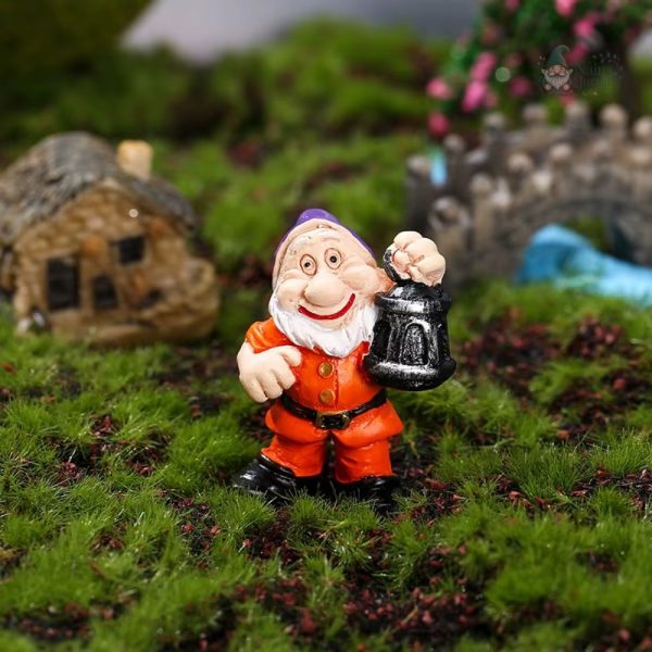 Accessoire de jardin : nain en résine blanche