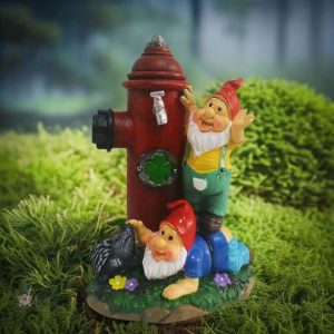 Nain de jardin moderne en forme de borne incendie