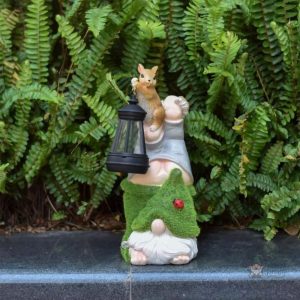 Nain de jardin en forme d'écureuil décoratif