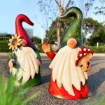 Nain de jardin en métal décoratif