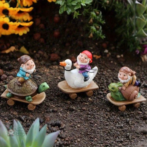 nain-de-jardin-fantaisie-1 Nain de jardin fantaisie coloré avec chapeau original