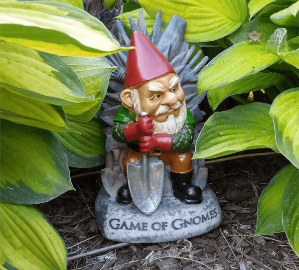 Nain de jardin moderne Game of Gnomes, décor extérieur ludique