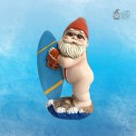 Nain de jardin surfeur avec planche de surf colorée