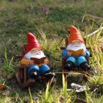 Nain de jardin traditionnel en céramique colorée