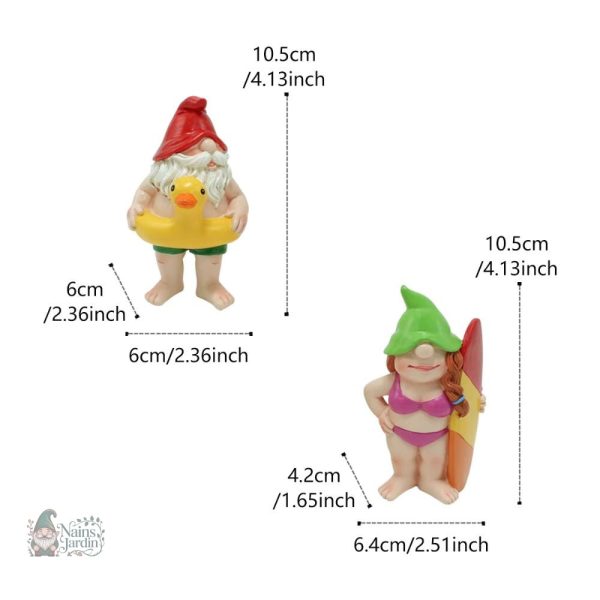 Nain de jardin amusant en tenue de plage