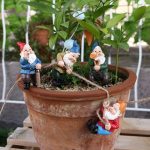Petit nain de jardin décoratif pour le jardin