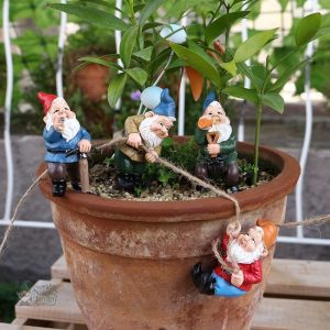 Petit nain de jardin décoratif pour le jardin